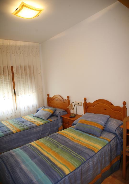 Hostal Cuatro Esquinas Эхеа-де-лос-Кабальерос Номер фото